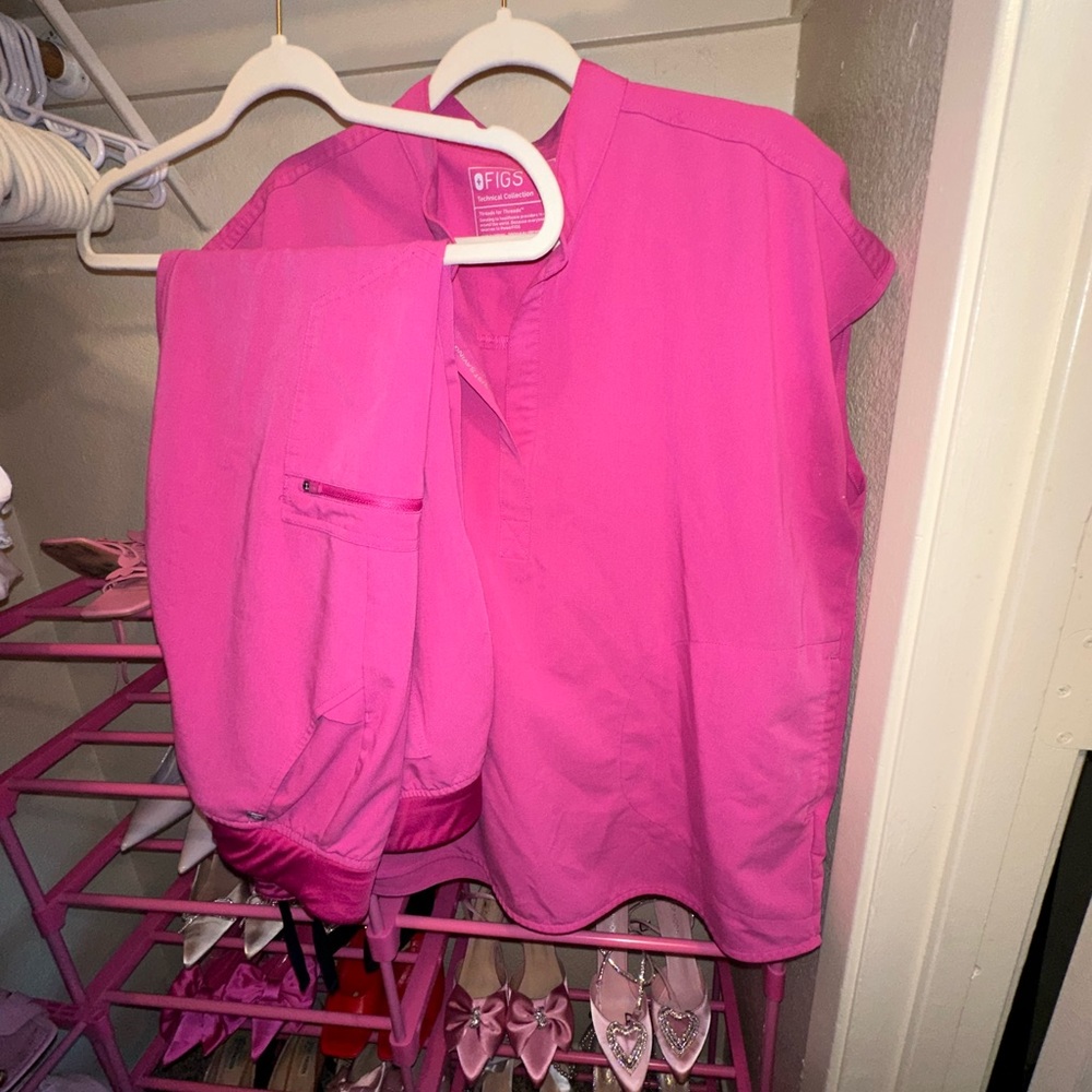 Pink FIGs Scrubs size Large.  Good condition